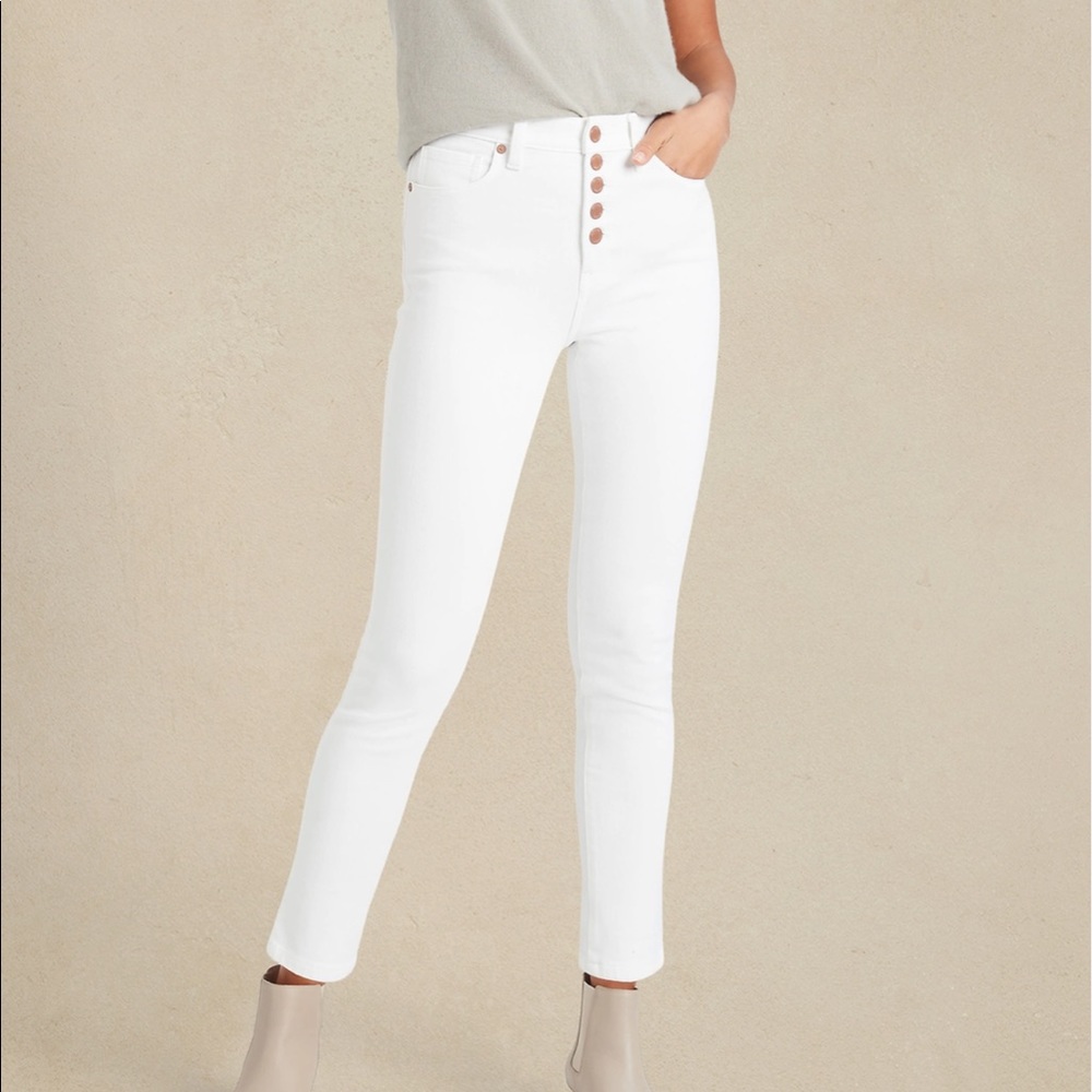 NWT Banana Republic White High Rise Slim Ankle Length Button Fly Jean.  Size 28.